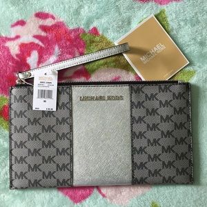 Michael Kors Zip Clutch NWT